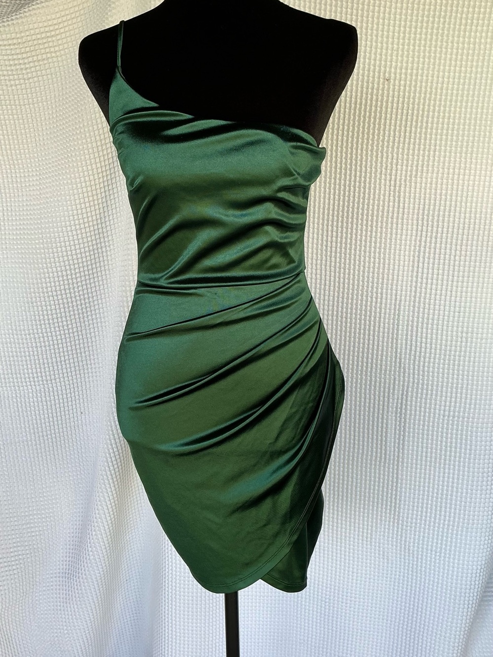 Windsor Emerald Green One-Shoulder Asymmetrical Satin Dress